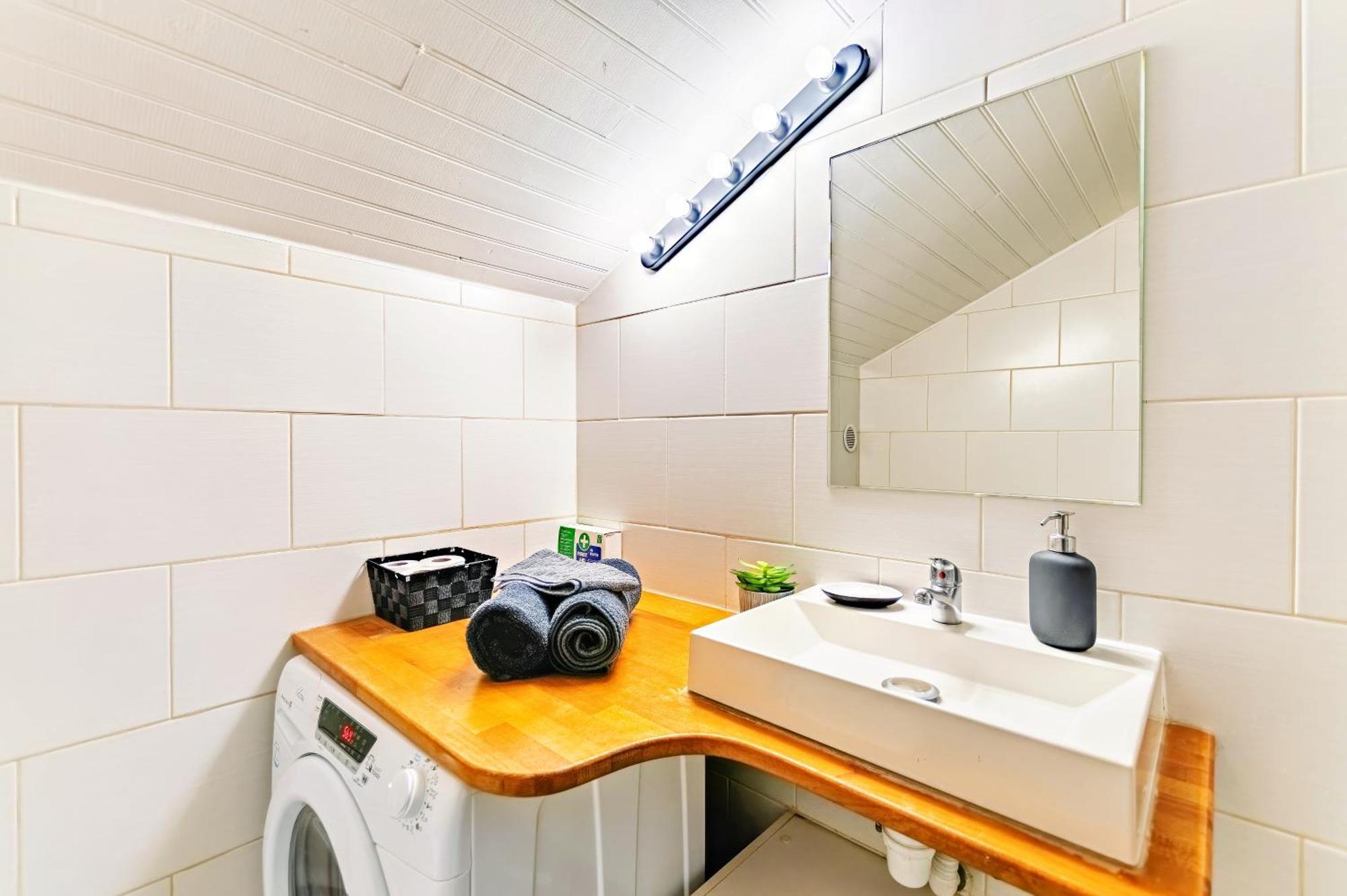 Cosy Climatise Et Parking Securise A Proximite Du Centre De Apartment